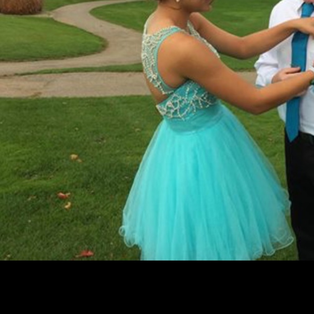 Dress - Picture 3 of 3